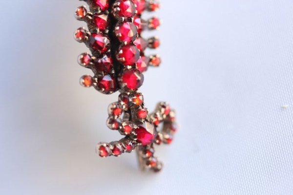 画像4: ガーネット　羽のブローチ (4)