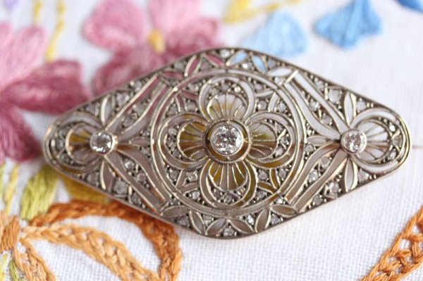 画像7: ダイヤモンド ピアッシングブローチ (7)