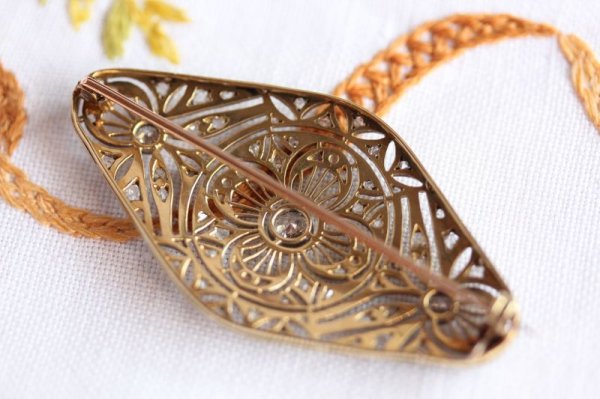 画像9: ダイヤモンド ピアッシングブローチ (9)