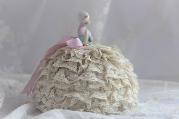画像5: レースのピンクッションドール (5)