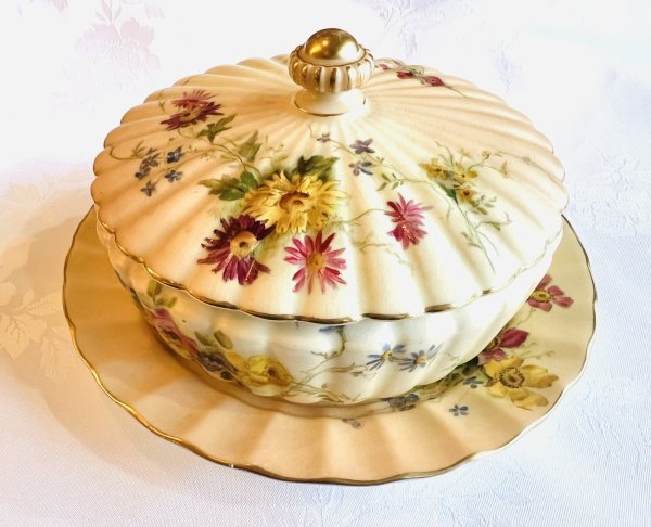 画像1: ロイヤルウースター　ブラッシュアイボリーの蓋物 (1)