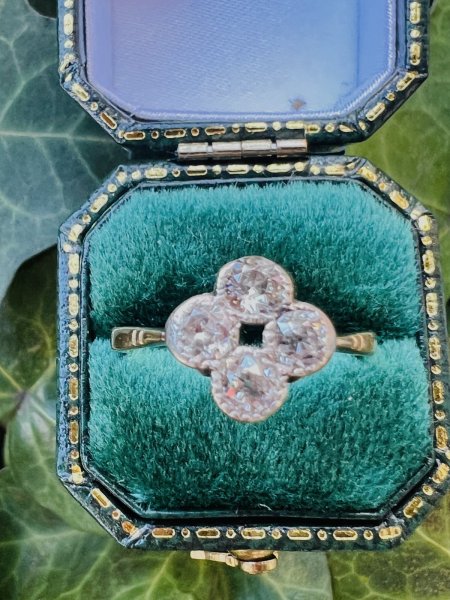 画像1: ４つ石ダイヤモンドリング (1)