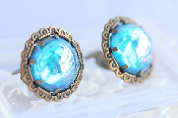 画像1: ブルーカボッションのイヤリング (1)