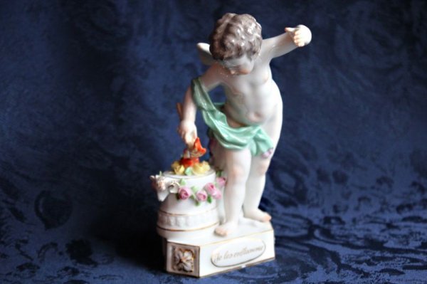 画像4: マイセン 天使人形(「箴言の天使」シリーズより) (4)